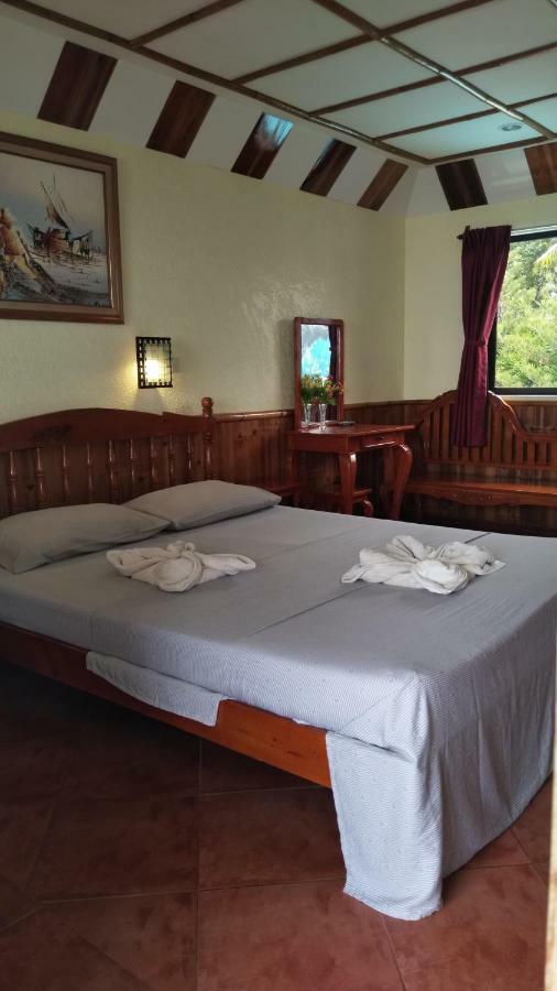 Love'S Beach & Dive Resort Moalboal Dış mekan fotoğraf